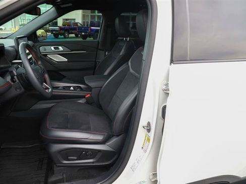 Certified 2025 Ford Explorer ST AWD/4WD image 2