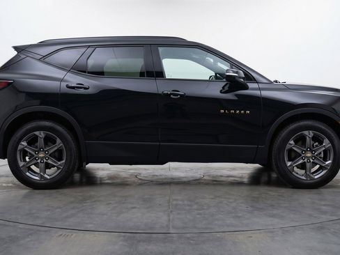 Used 2025 Chevrolet Blazer LT image 11