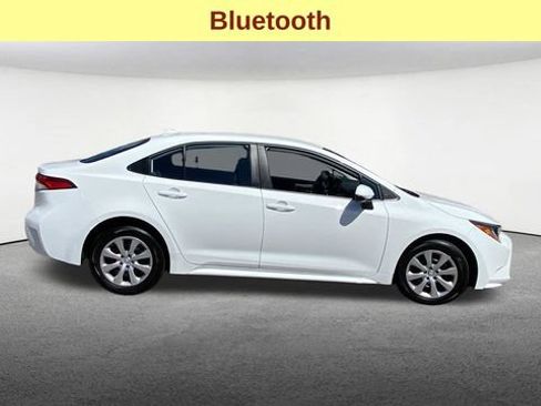 Used 2025 Toyota Corolla LE FWD image 10