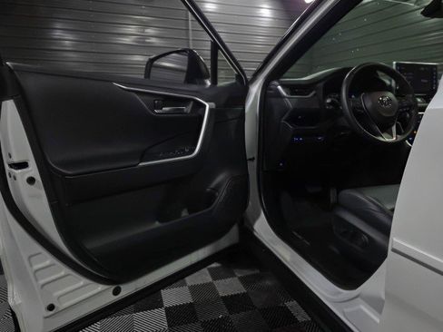 Used 2022 Toyota RAV4 XSE image 32