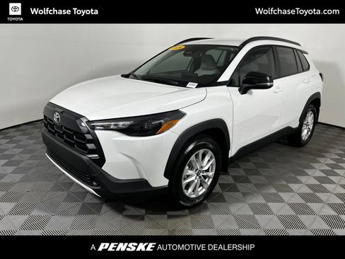 Used 2026 Toyota Corolla Cross LE AWD/4WD image 1