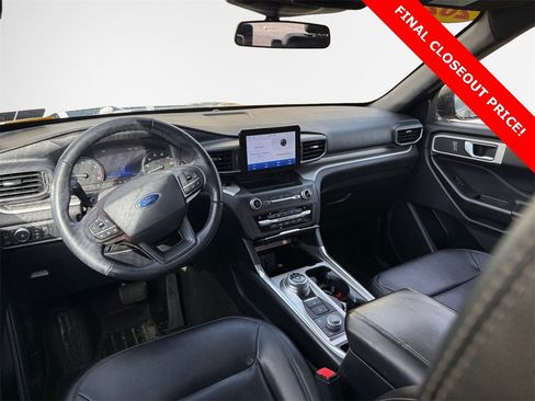 Used 2020 Ford Explorer XLT w/ Equipment Group 202A image 22