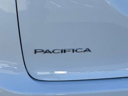 New 2026 Chrysler Pacifica Select image 24