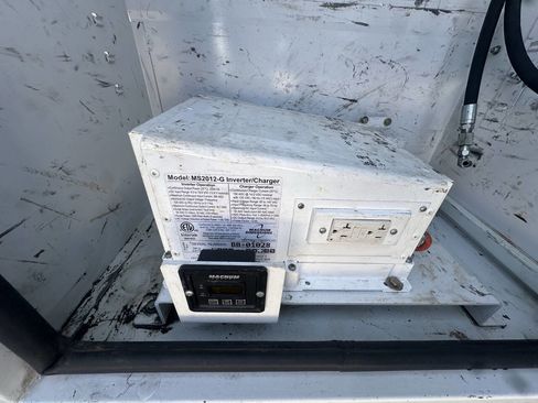 Used 2017 Ford F550 2WD Regular Cab Super Duty image 5