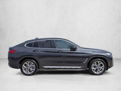 Used 2025 BMW X4 xDrive30i image 4