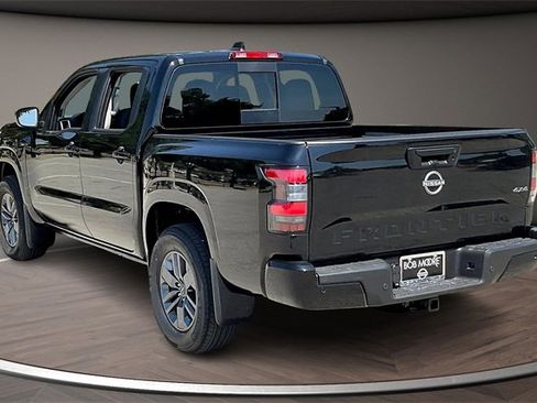 New 2025 Nissan Frontier SV w/ SV Convenience Package image 3