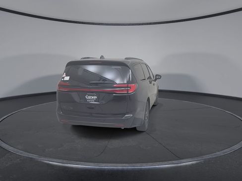 New 2026 Chrysler Pacifica Limited image 15