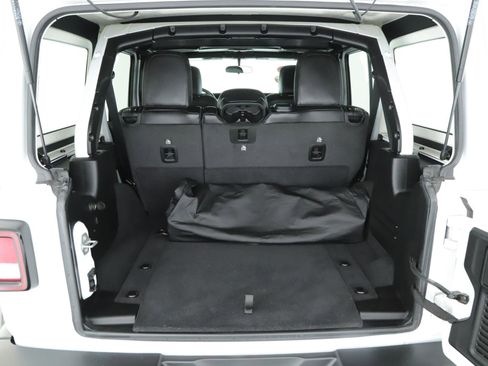 Used 2021 Jeep Wrangler Unlimited Sahara image 18