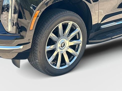 Used 2026 Cadillac Escalade ESV 4WD w/ LPO, Floor Liner Package image 29