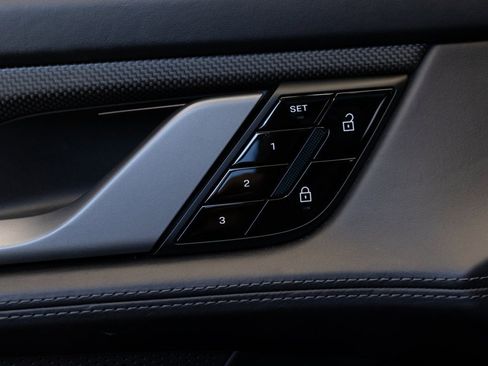 Used 2020 Porsche Taycan Turbo S image 20