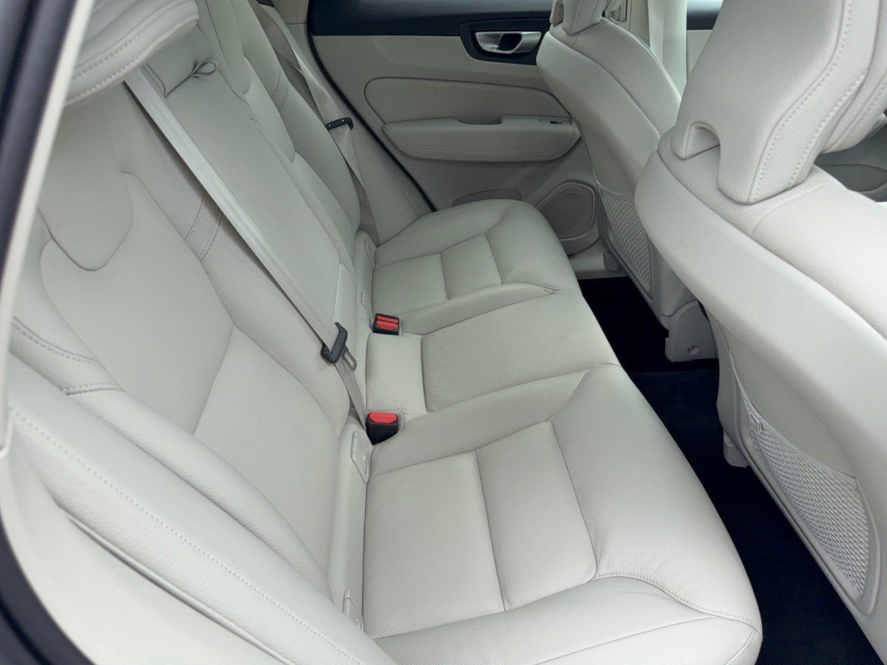Used 2024 Volvo XC60 B5 Plus w/ Climate Package AWD/4WD image 29