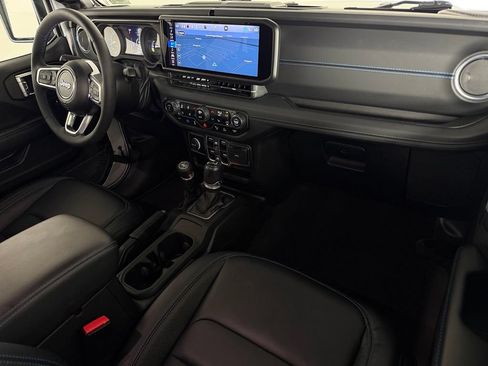 Used 2024 Jeep Wrangler High Altitude AWD/4WD image 14