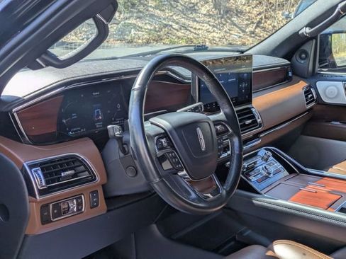 Used 2023 Lincoln Navigator Reserve AWD/4WD image 13