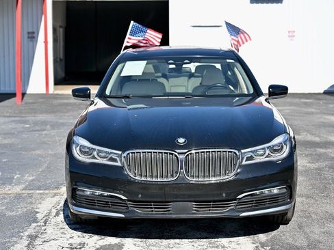Used 2018 BMW 750i 750i image 2