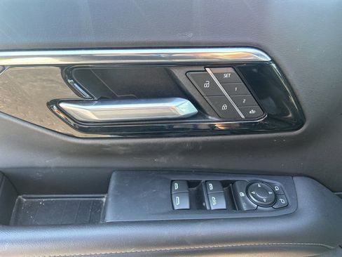 Used 2025 Chevrolet Tahoe Z71 image 14