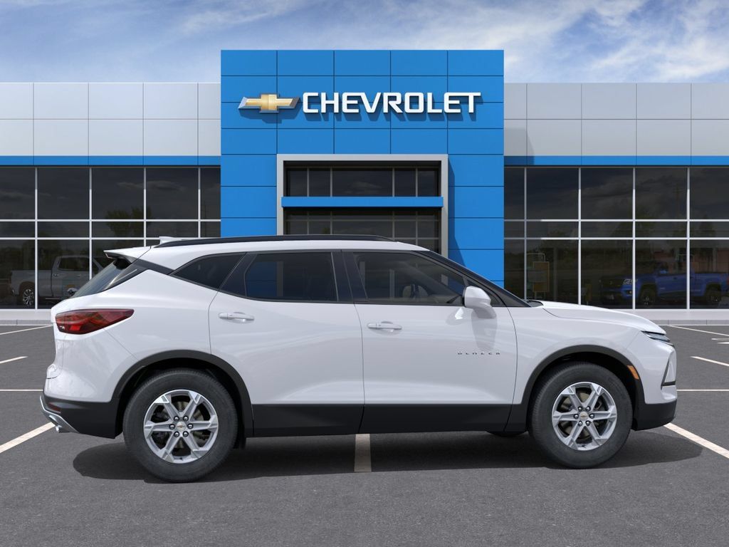New 2026 Chevrolet Blazer LT w/ Convenience Package FWD image 5