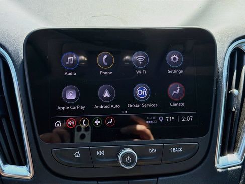 Used 2021 Chevrolet Malibu LT FWD image 16