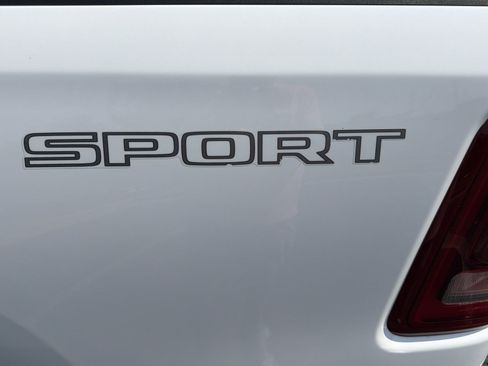 Used 2022 RAM 1500 Big Horn AWD/4WD image 32