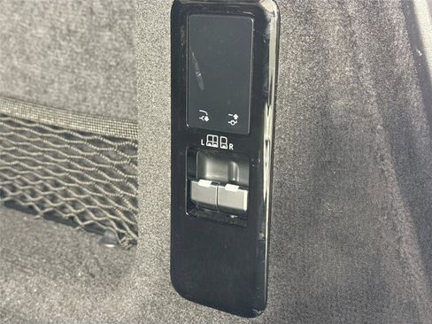 Used 2024 Land Rover Range Rover Sport Dynamic SE image 39