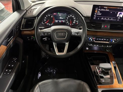Used 2023 Audi Q5 2.0T Premium w/ Convenience Package AWD/4WD image 13