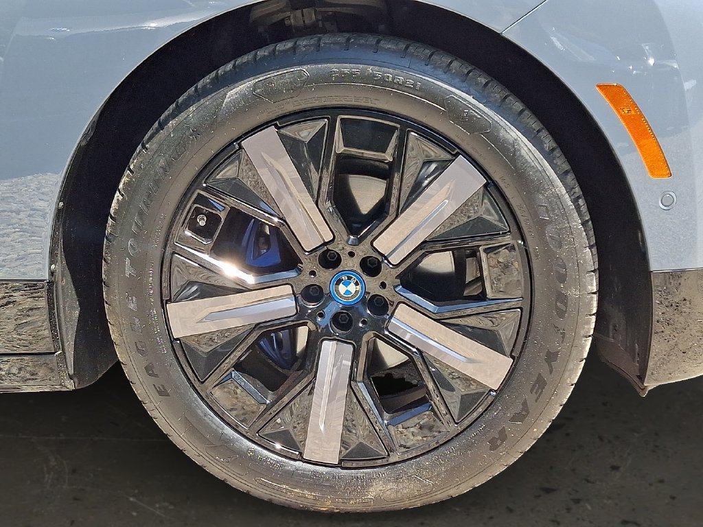 Used 2024 BMW iX M60 AWD/4WD image 9