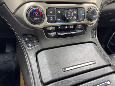 Used 2020 GMC Yukon Denali w/ Denali Premium Package RWD image 30