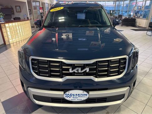 Used 2025 Kia Telluride S image 2