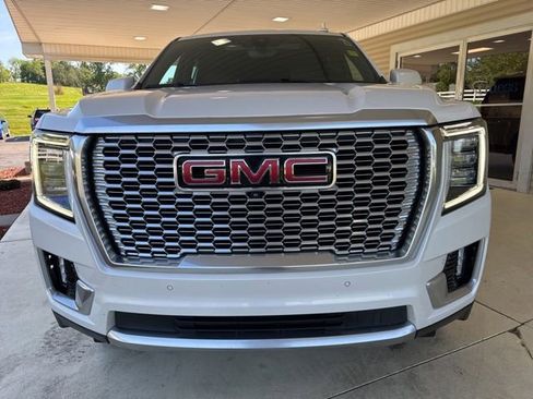 Used 2021 GMC Yukon Denali w/ Denali Ultimate Package AWD/4WD image 10