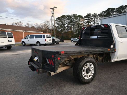Used 2022 Chevrolet Silverado 2500 LT w/ Convenience Package image 10