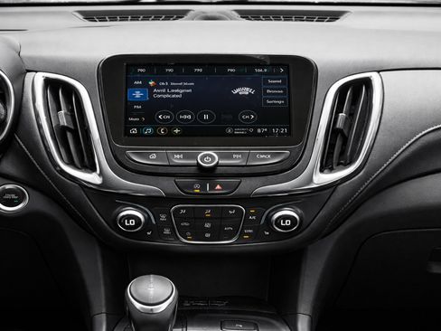 Used 2024 Chevrolet Equinox Premier w/ Redline Edition FWD image 16