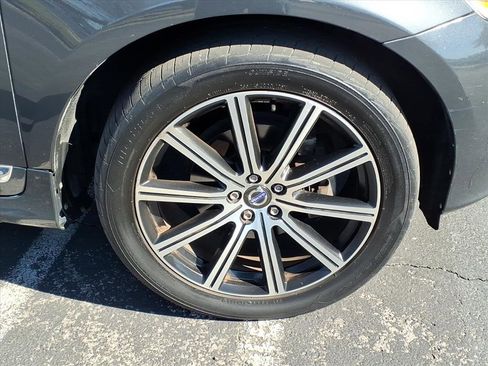 Used 2016 Volvo XC60 T5 Premier w/ Proximity Package image 11