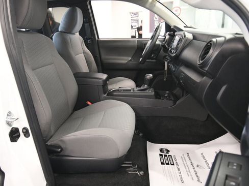 Certified 2022 Toyota Tacoma SR AWD/4WD image 23