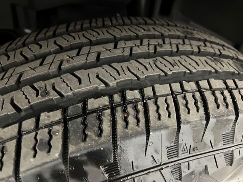 Used 2024 Jeep Wrangler Sport S image 28