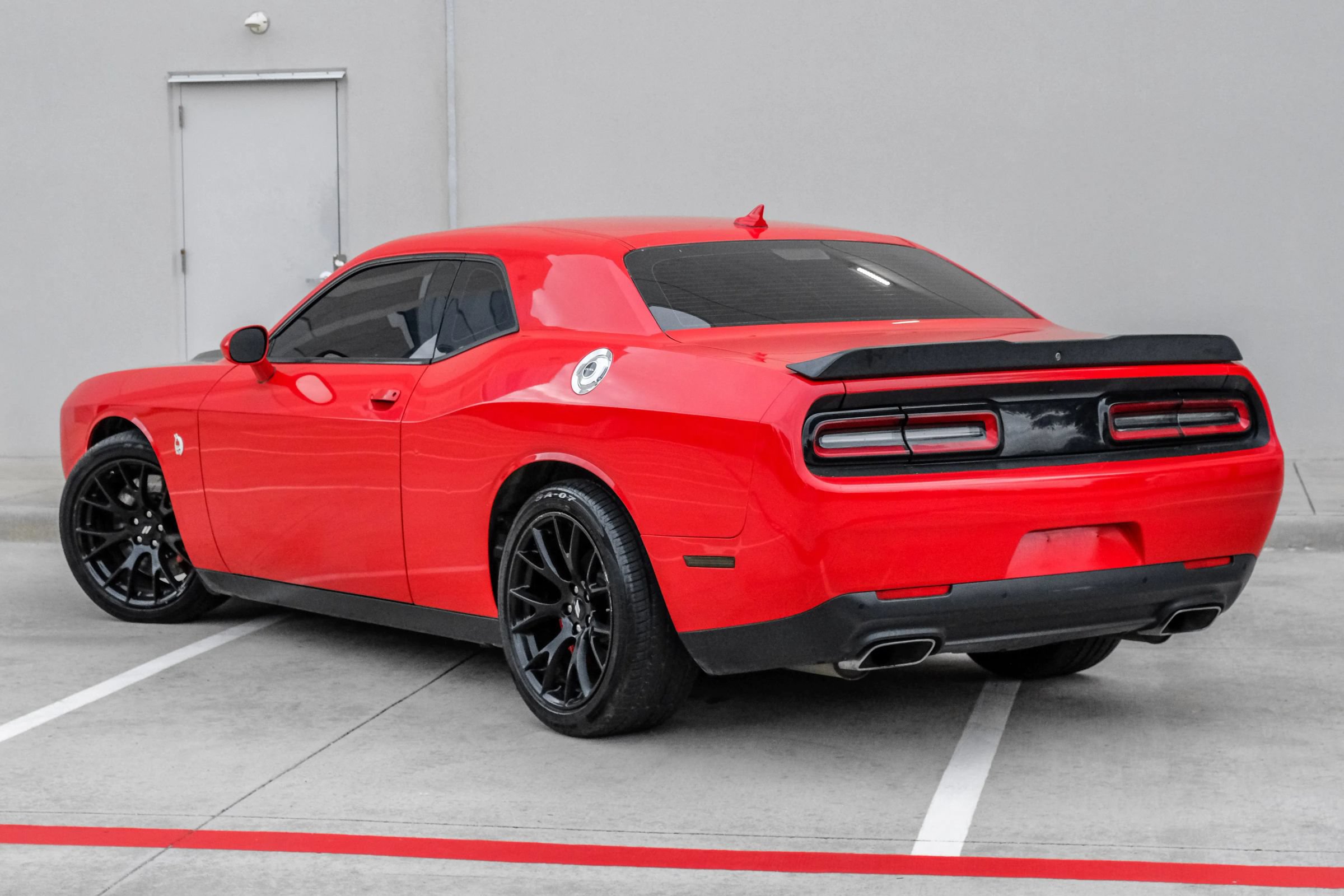 Used 2018 Dodge Challenger R/T Scat Pack w/ Dynamics Package RWD image 9