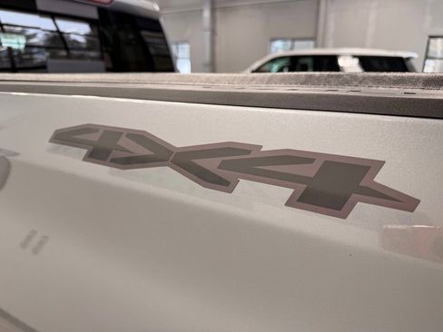 Used 2023 Chevrolet Silverado 1500 LTZ w/ LTZ Convenience Package II AWD/4WD image 16