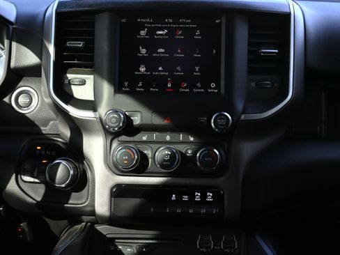 Used 2019 RAM 1500 Big Horn image 12