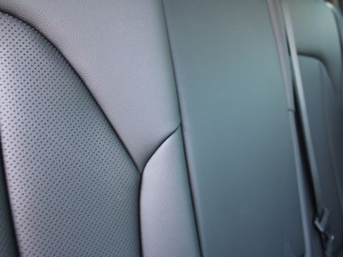 Used 2023 BMW 330i Sedan w/ M Sport Package image 44