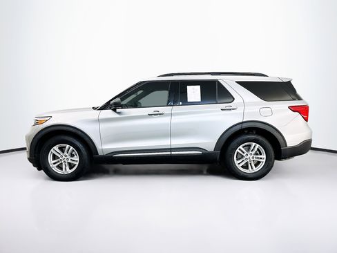 Used 2020 Ford Explorer XLT w/ Equipment Group 202A image 4