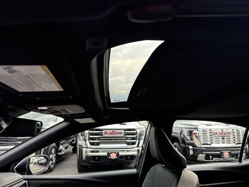 Used 2026 Toyota Camry SE w/ Convenience Package image 24