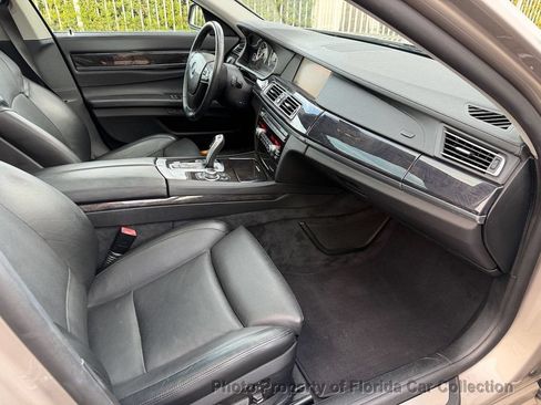 Used 2011 BMW 750i RWD image 37