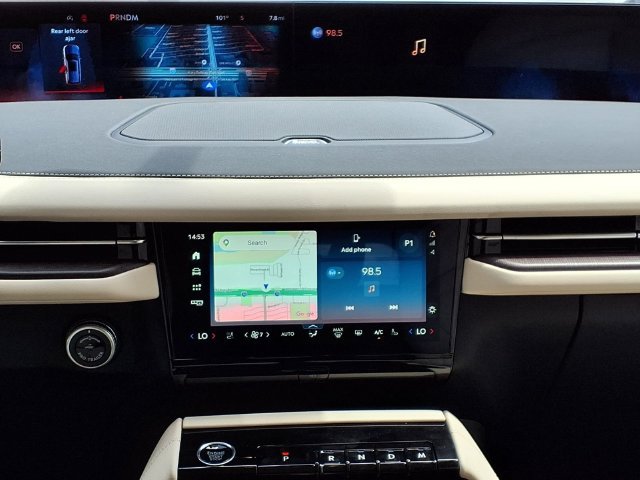 New 2027 Lincoln Navigator Premiere RWD image 11