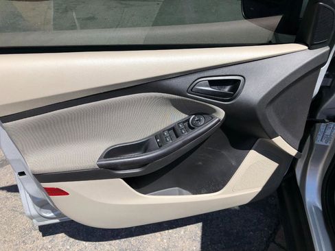 Used 2012 Ford Focus SE FWD image 10