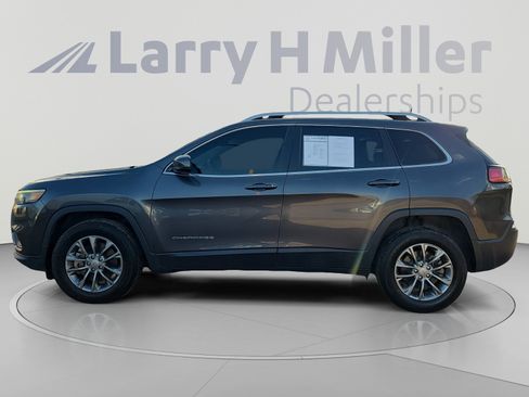 Used 2019 Jeep Cherokee Latitude Plus w/ Comfort/Convenience Group AWD/4WD image 2