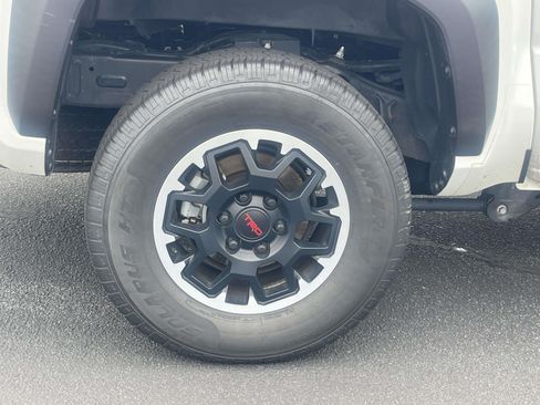 Used 2024 Toyota Tacoma TRD Off-Road AWD/4WD image 7