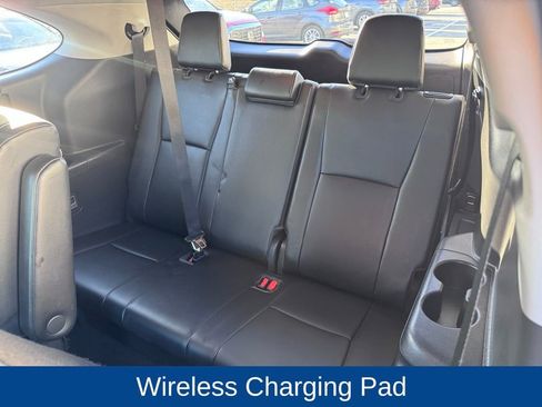 Used 2021 Toyota Highlander XLE image 12