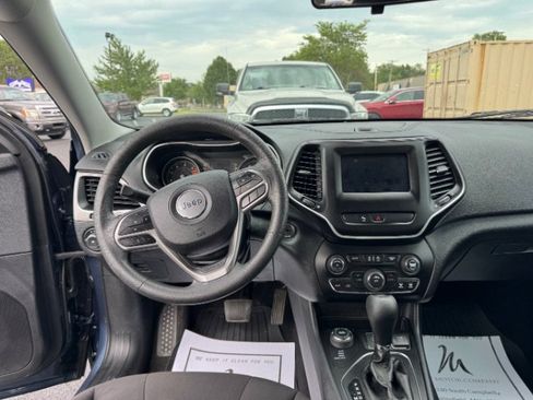 Used 2019 Jeep Cherokee Latitude w/ Popular Appearance Group AWD/4WD image 13