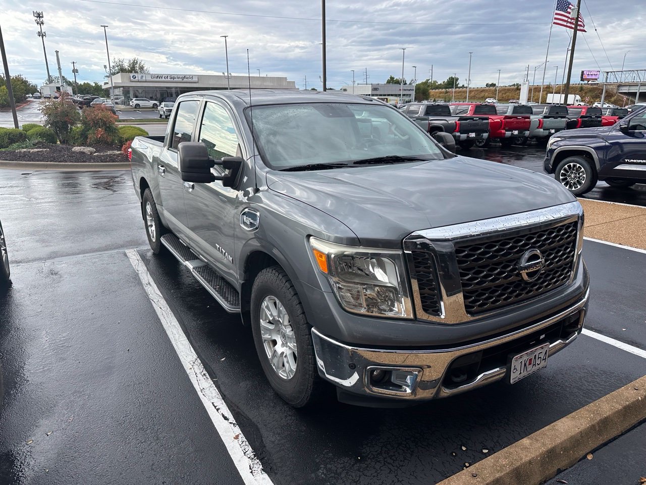 Used 2017 Nissan Titan SV AWD/4WD image 4