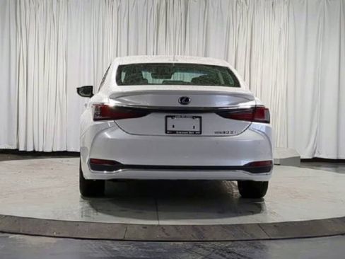 Used 2022 Lexus ES 300h w/ Premium Package image 7