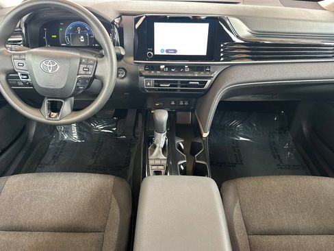 Used 2025 Toyota Camry LE AWD/4WD image 16