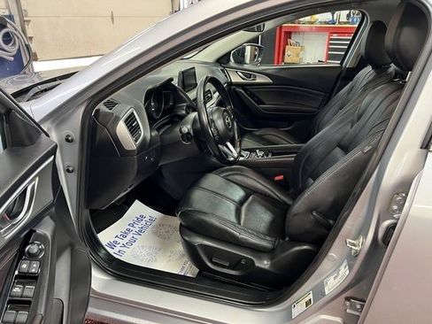Used 2018 MAZDA MAZDA3 Touring FWD image 6